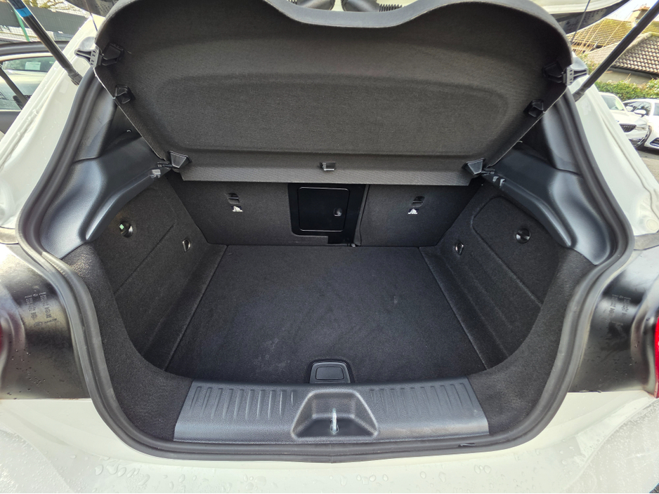 2013 Mercedes-Benz A Class - image 6