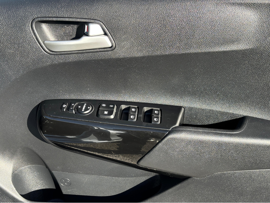 2018 Kia Picanto - image 11