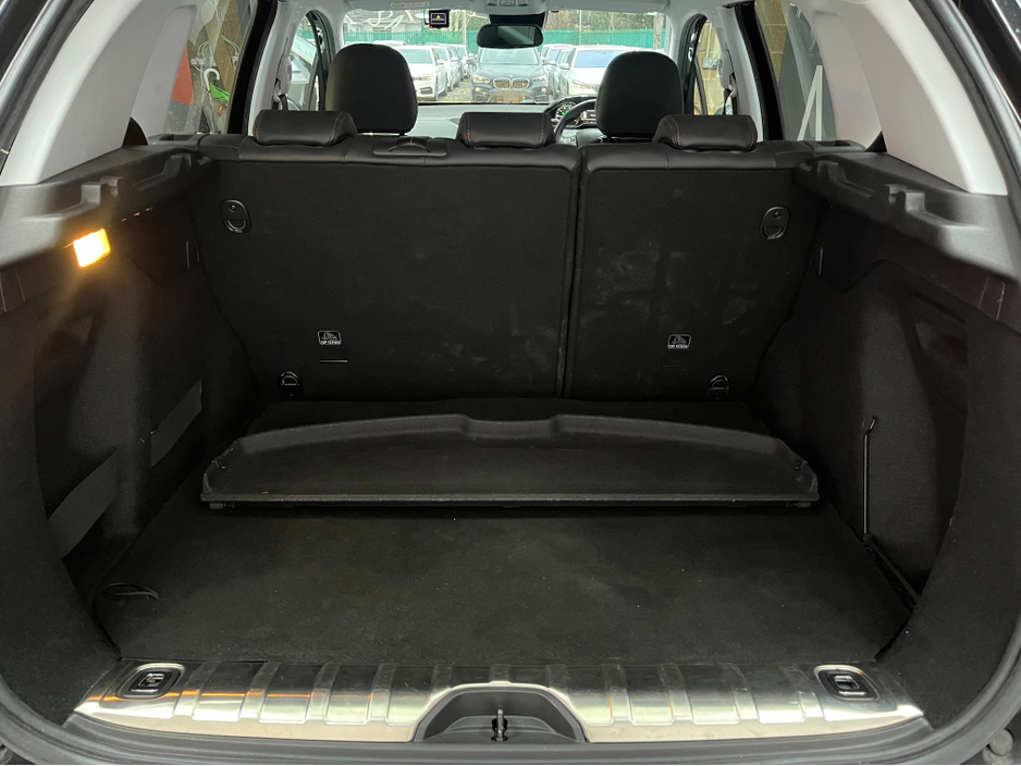 2018 Peugeot 2008 - image 8