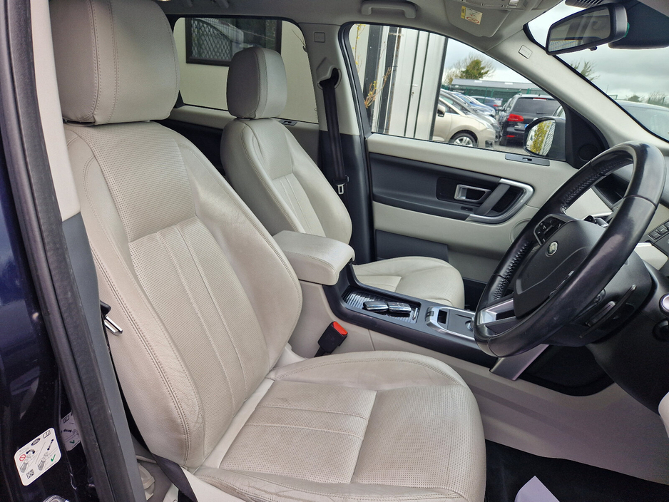 2016 Land Rover Discovery Sport - image 12