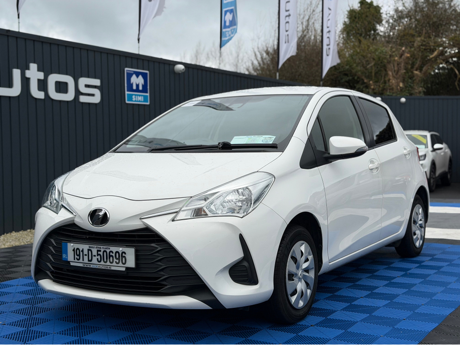 2019 Toyota Vitz - image 3