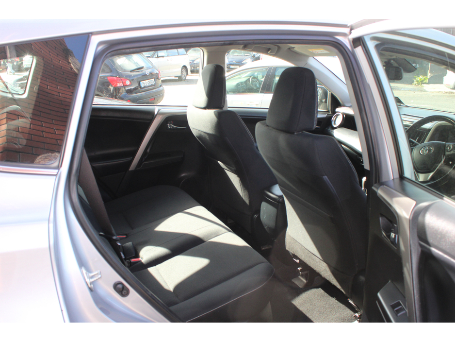 2018 Toyota Rav4 - image 7