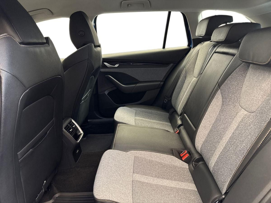 2025 Skoda Octavia - image 16