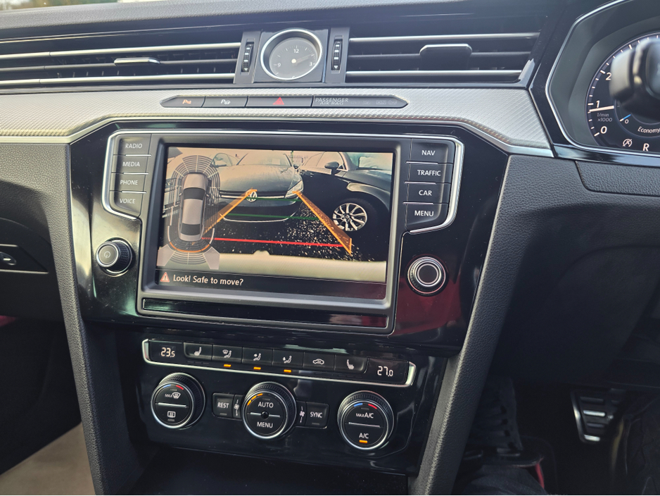 2016 Volkswagen Passat ( 162 REG 2.0 TSI R-LINE FULL LEATHER SEATS ELECTRIC HEATED SEATS SAT-NAV REV CAMERA BLIND-SPOT CARPLAY ANDROID AUTO €19,950