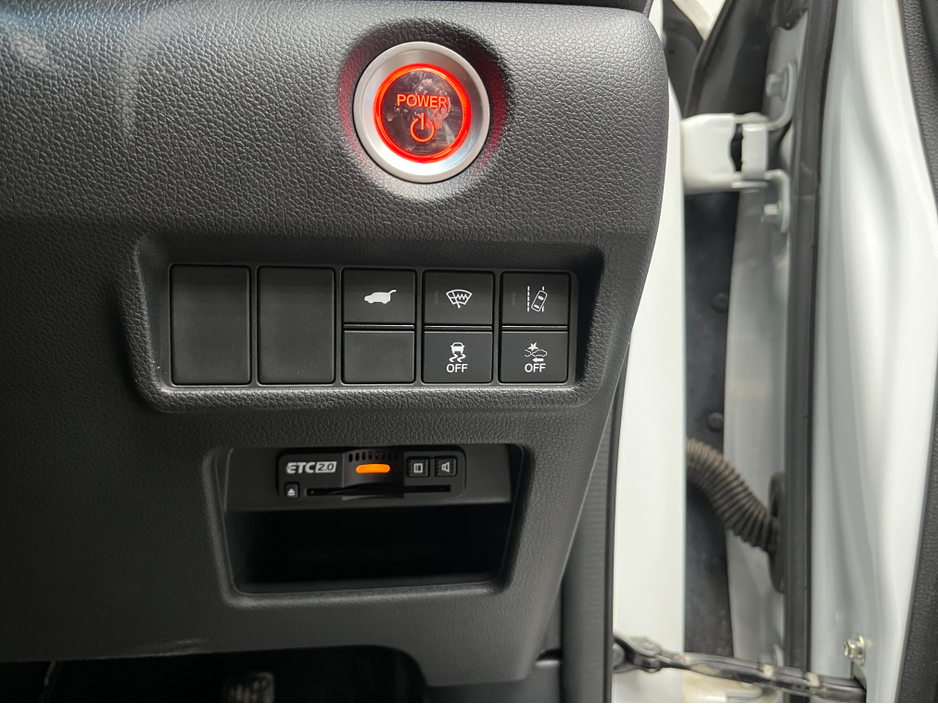 2019 Honda CR-V €27950 2019 HONDA CR-V EX MASTERPIECE 2.0 AUTOMATIC / CRUISE CONTROL / REVERSE CAMERA / ELECTRIC MEMORY & HEATED SEATS / HEATED REAR SEATS / PADDLE SHIFTERS €27,950