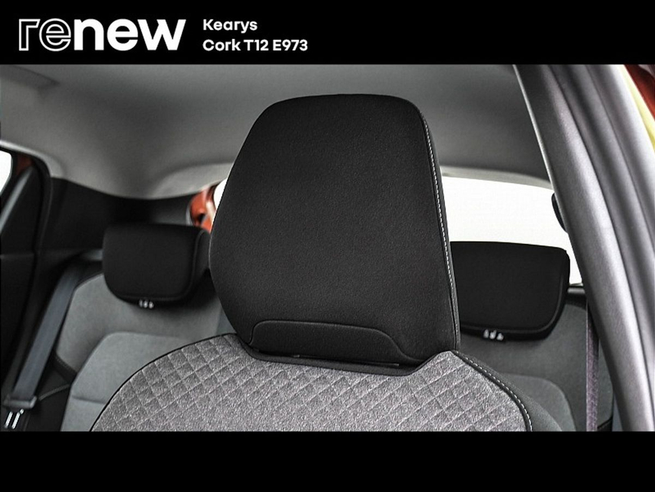 2025 Renault Clio - image 18