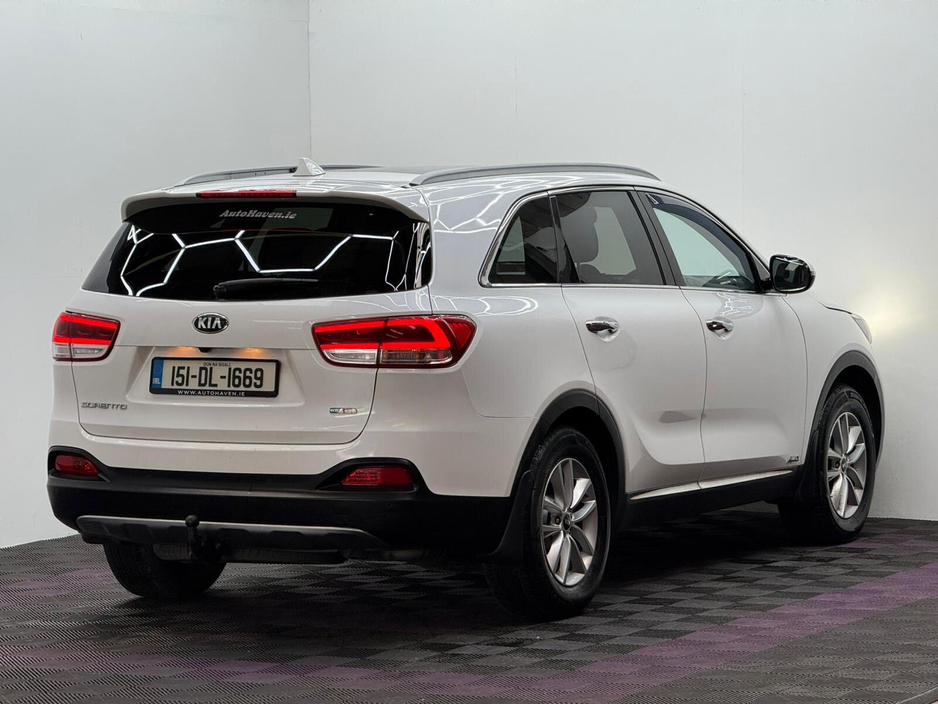 2015 Kia Sorento - image 4