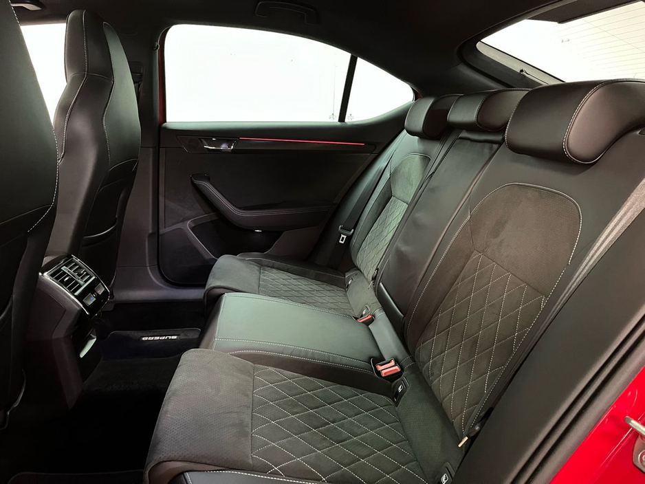 2024 Skoda Superb - image 7