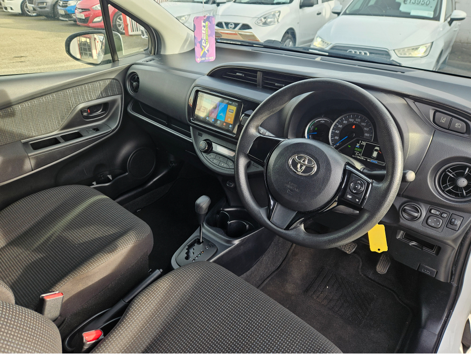 2020 Toyota Vitz - image 11