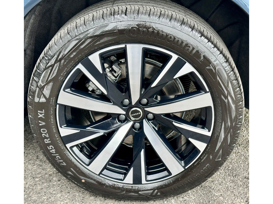 2026 Volvo XC90 - image 9