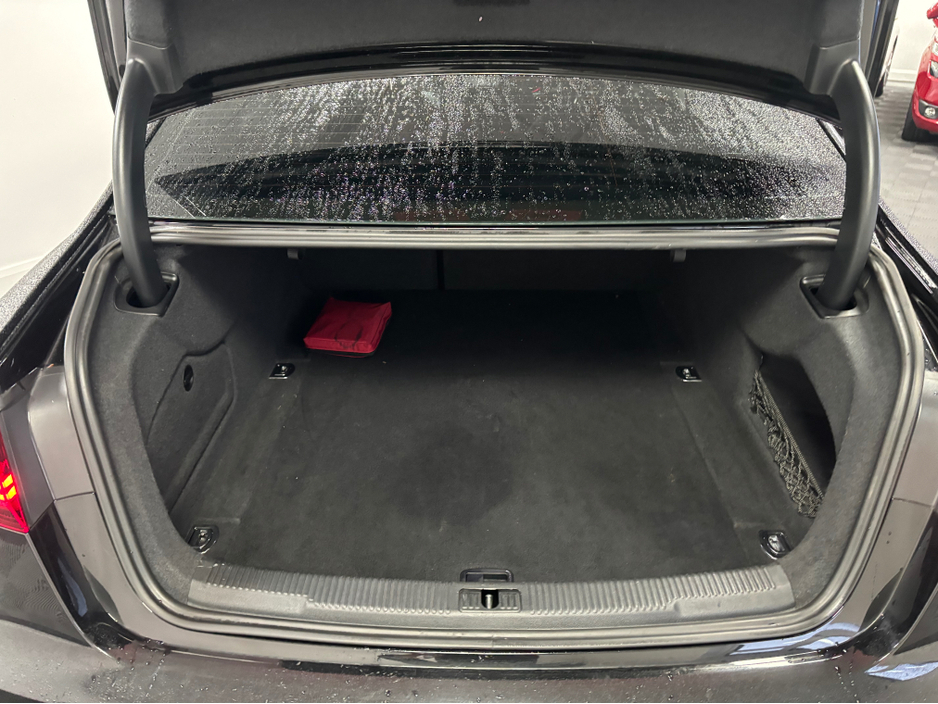 2017 Audi A6 AUDI A6 LIMOUSINE 2.0 TDI 150 SE S-TRONIC 4DR AUTO*BLACK LEATHER INTERIOR*REVERSE CAM*BOSE SPEAKERS*PARK SENSORS*SEMI DIGITAL DASH*KEYLESS ENTRY & START*FINANCE AVAILABLE TRADE INS WELCOME* €21,950