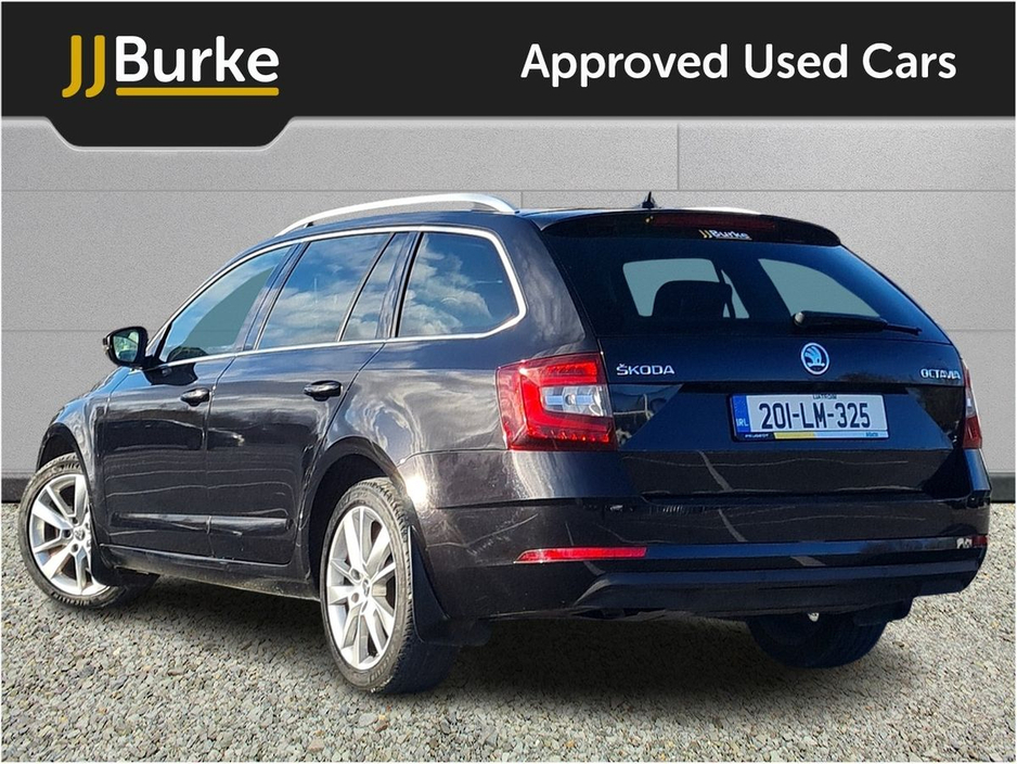2020 Skoda Octavia - image 4