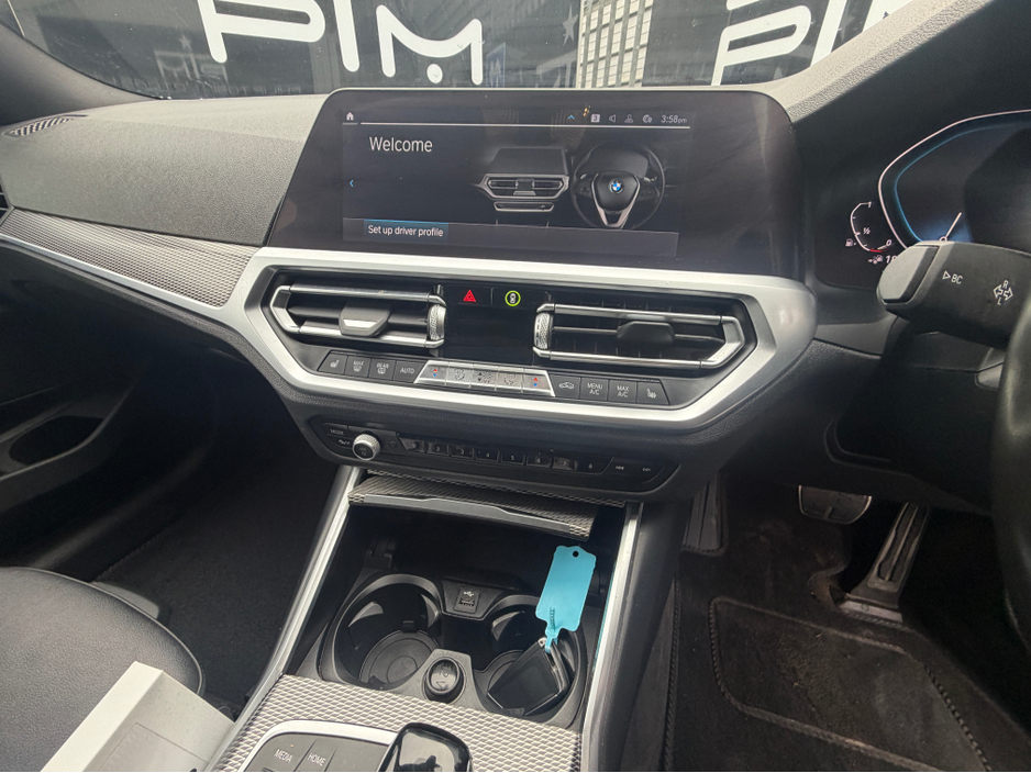 2020 BMW 3 Series - image 16