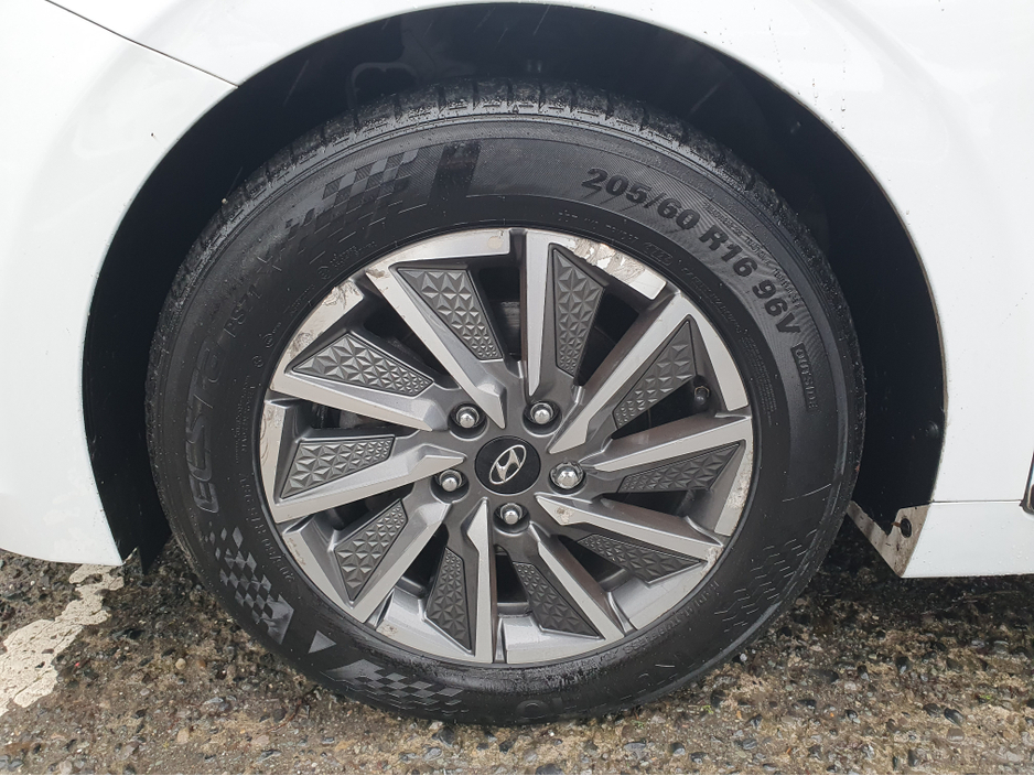 2022 Hyundai Ioniq PREMIUM AUTOMATIC FULLY ELECTRIC NCT 02/28 FINANCE AVAILABLE @ €55 PER WEEK HEATED SEATS/ SAT NAV/ TOUCH SCREEN MEDIA/ BLUETOOTH/ USB/ REVERSE CAMERA/ HISTORY CHECKED €13,950