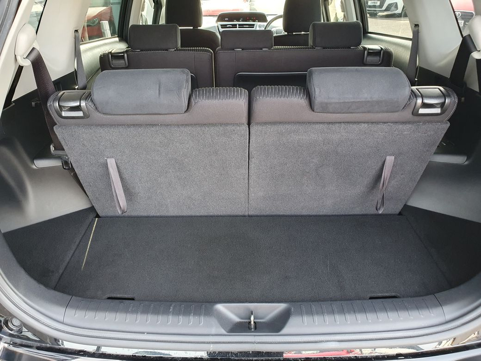 2016 Toyota Prius+ - image 20