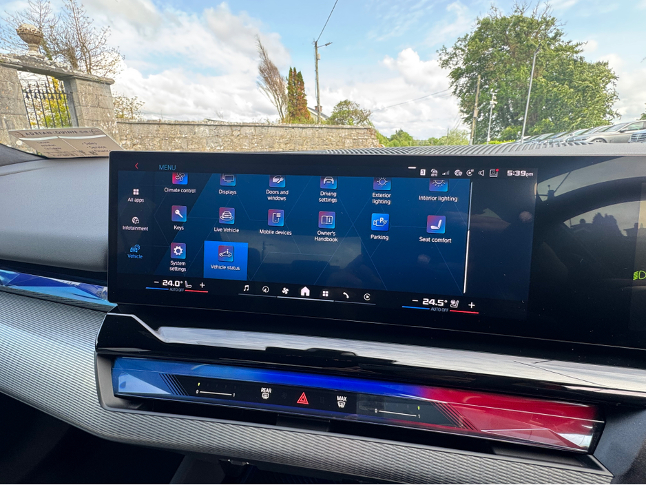 2025 BMW M5 - image 24