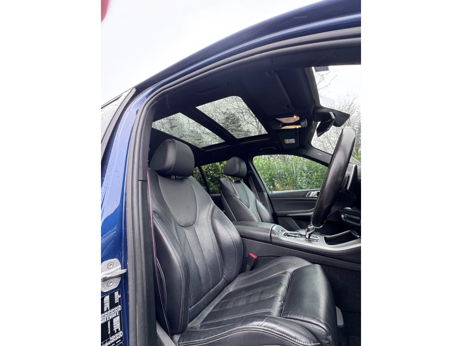 2020 BMW X5 - image 2