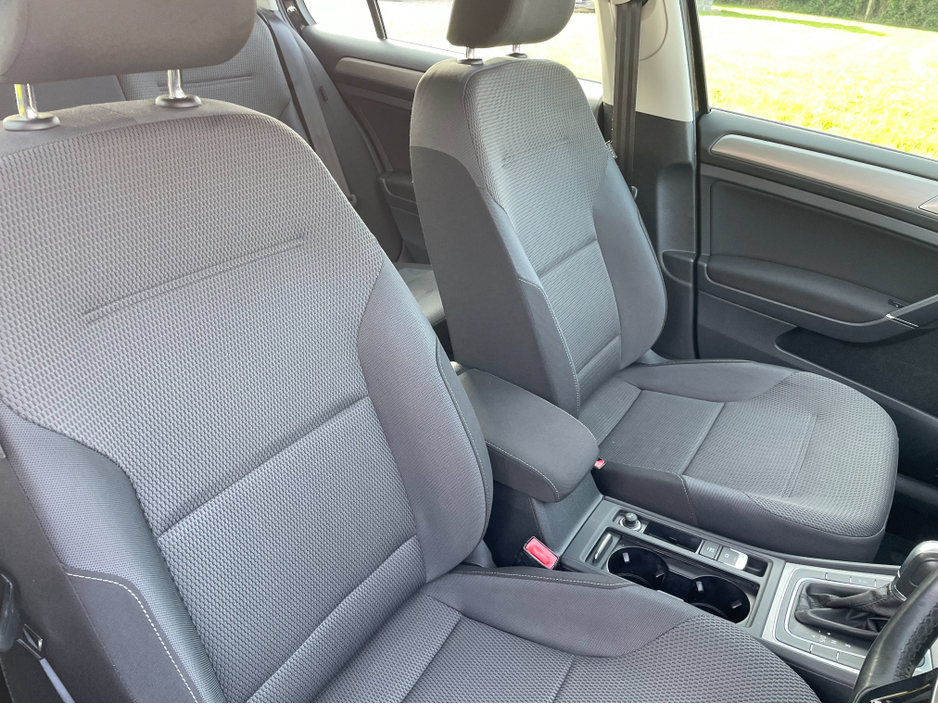 2016 Volkswagen Golf - image 13