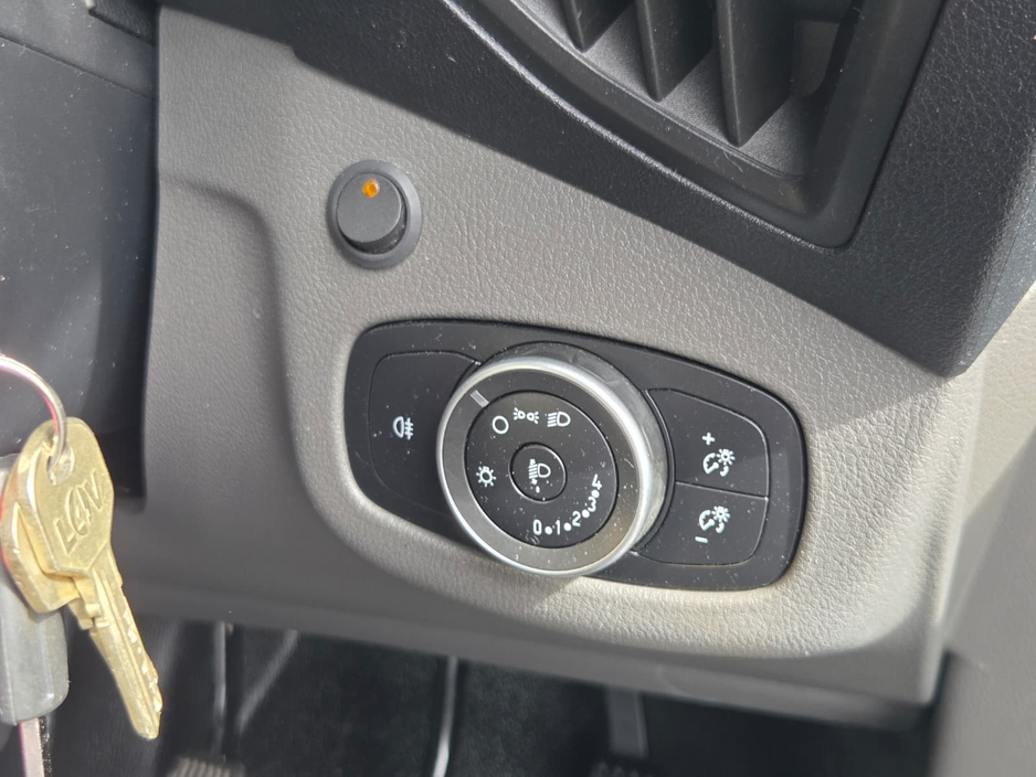 2021 Ford Transit Connect - image 6