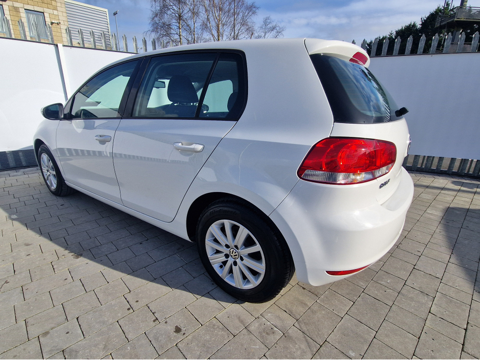 2012 Volkswagen Golf - image 7