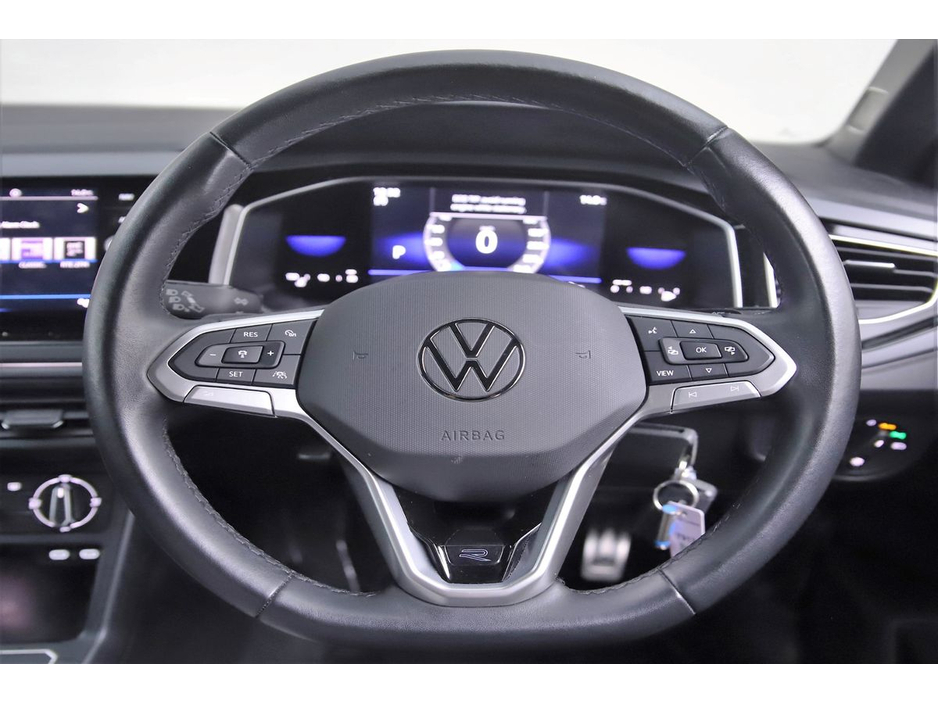 2023 Volkswagen Polo - image 14