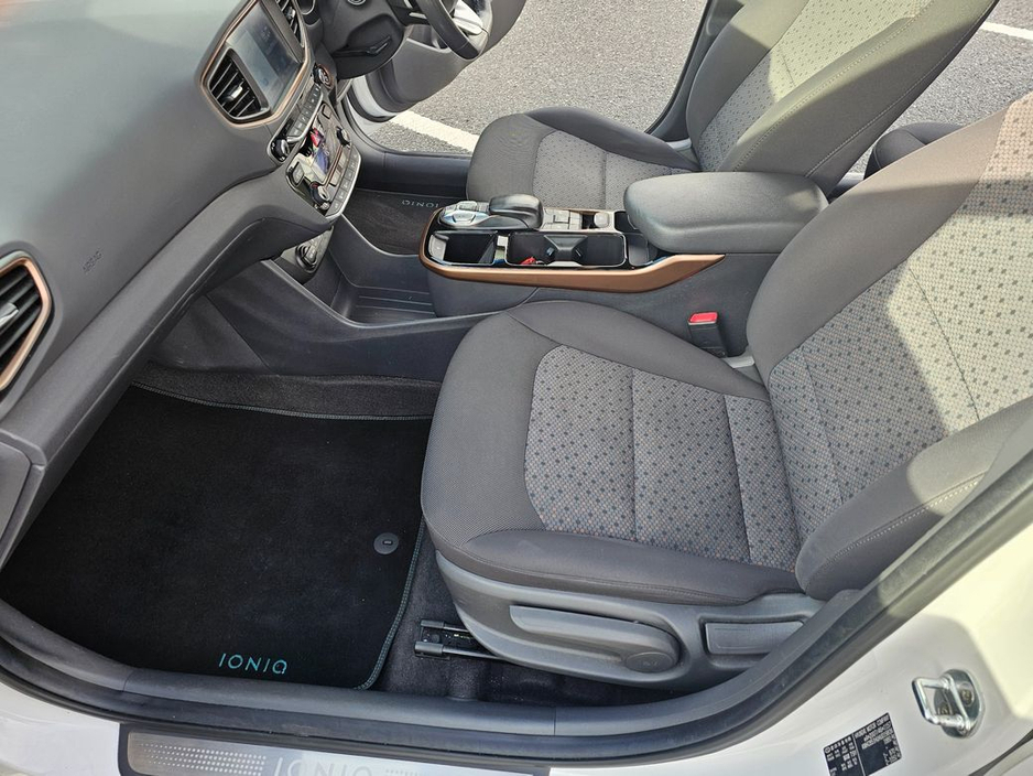 2018 Hyundai Ioniq FULL E V, 200 KM RANGE, FULL DEALER HISTORY, NEW NCT, FINANCE, WARRANTY, 5 STAR REVIEWS €9,995