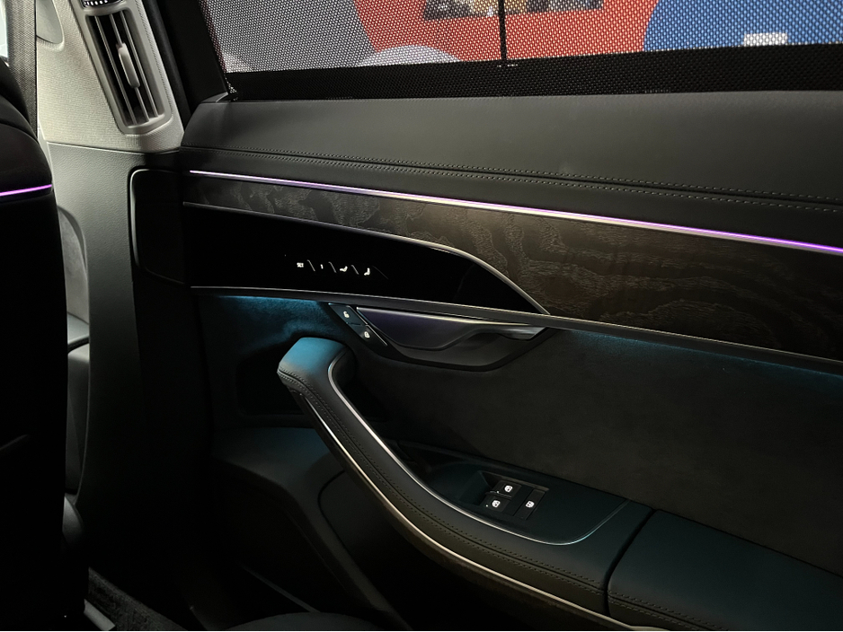 2024 Audi A8 - image 21