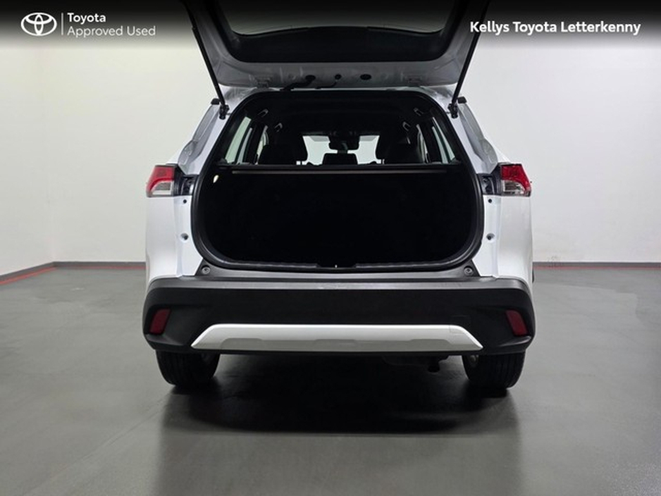 2025 Toyota Corolla Cross COROLLA CROSS 1.8 LUNA #174 €37,490