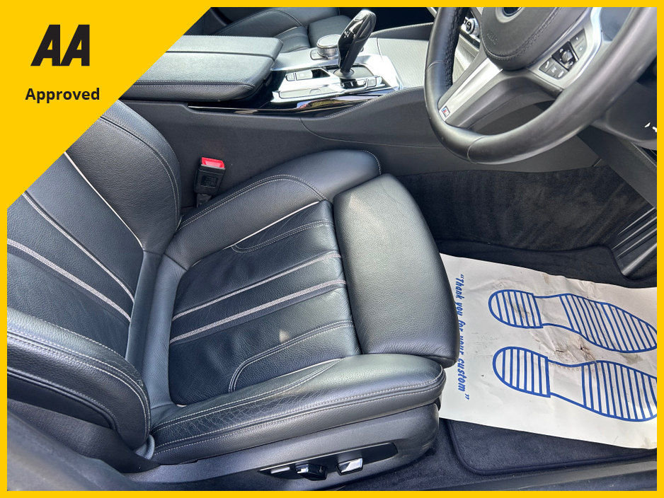 2019 BMW 5 Series - image 25