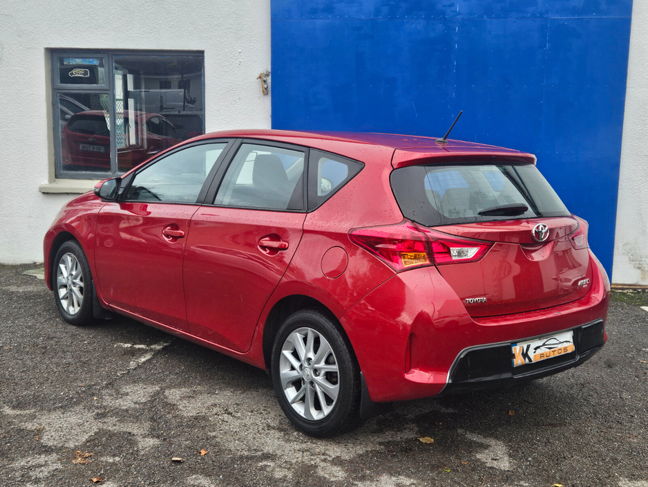 2015 Toyota Auris D-4D 90 (1.4) 5Dr Aura €8,950