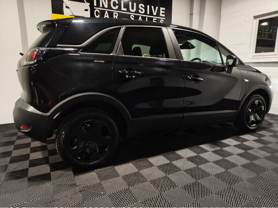 2022 Opel Crossland X - image 8