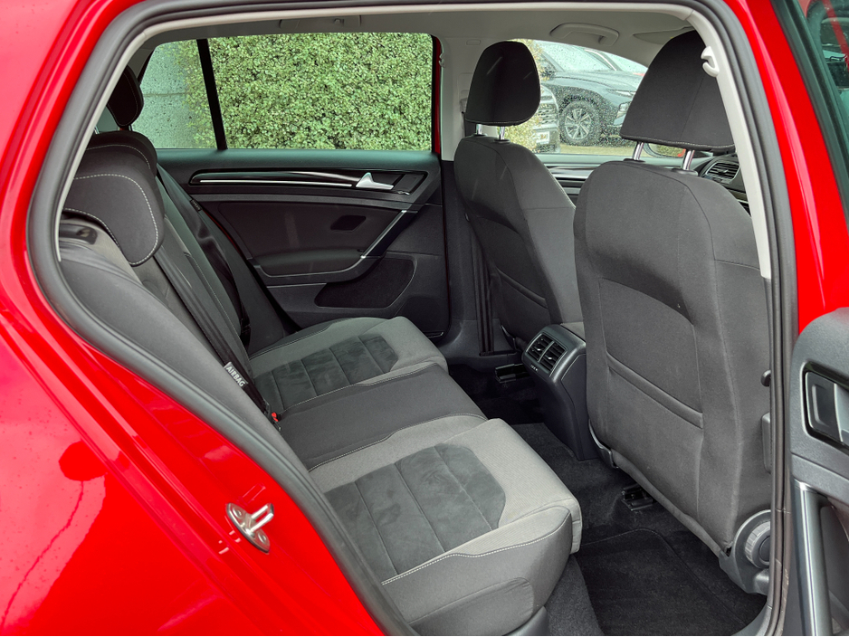 2019 Volkswagen Golf - image 9
