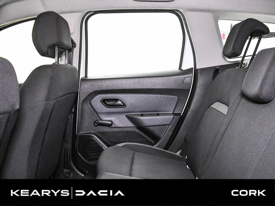 2019 Dacia Duster - image 7