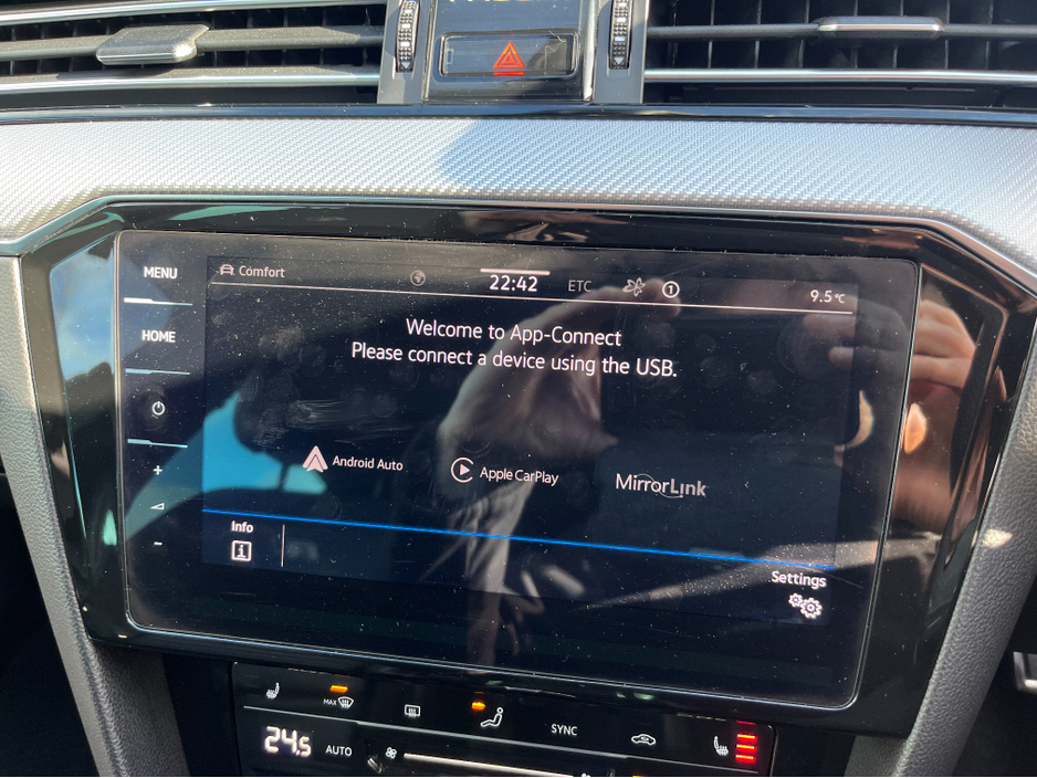 2021 Volkswagen Passat - image 23