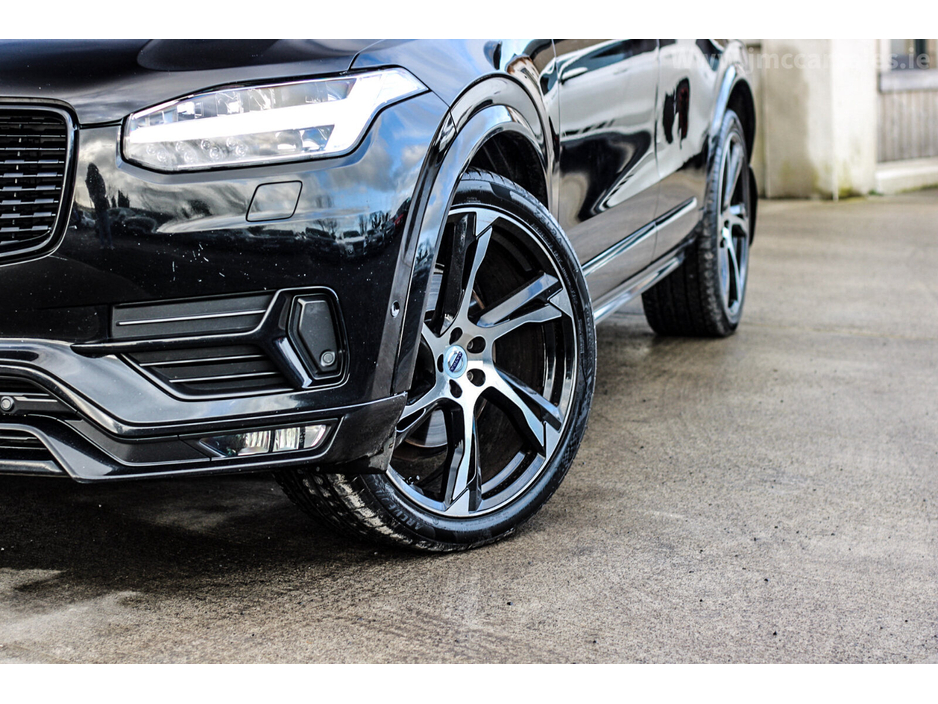 2017 Volvo XC90 D5 (235hp) AWD R-Design Geartronic €33,995