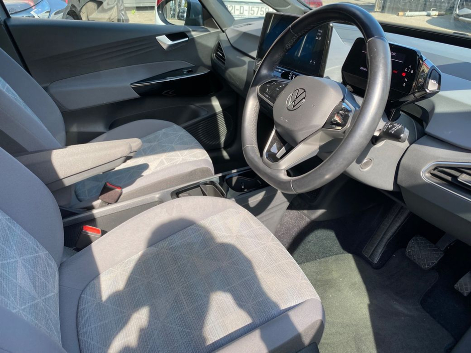2022 Volkswagen ID.3 - image 9