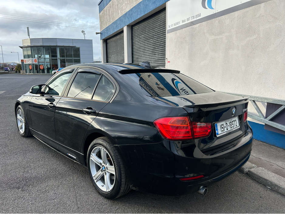 2015 BMW 3 Series - image 2