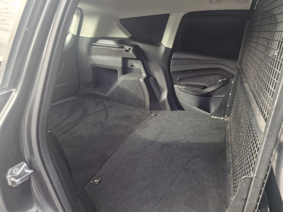 2019 Ford Kuga - image 19