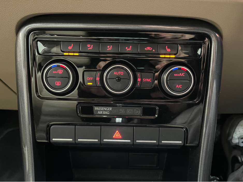 2018 Volkswagen Beetle - image 14