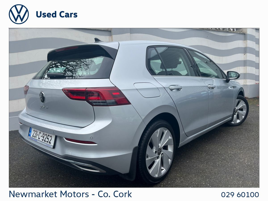 2023 Volkswagen Golf - image 3