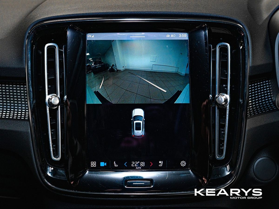 2022 Volvo XC40 - image 38
