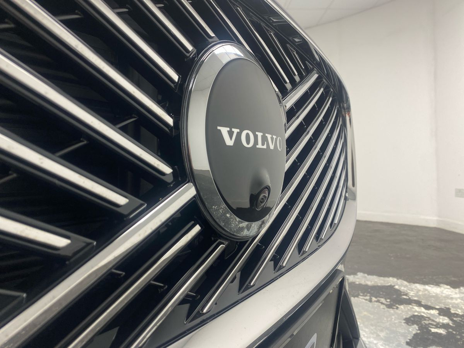 2026 Volvo XC60 - image 25