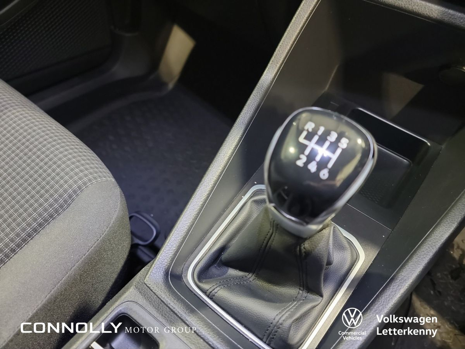 2023 Volkswagen Caddy - image 8