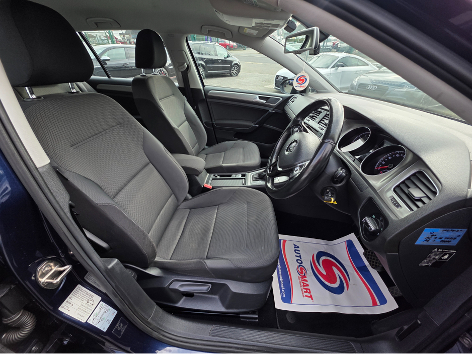 2016 Volkswagen Golf - image 3