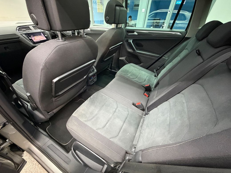 2019 Volkswagen Tiguan - image 30