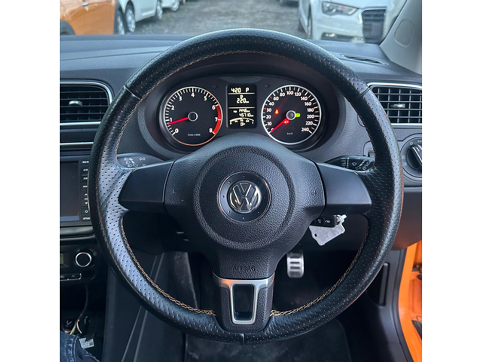 2011 Volkswagen Polo - image 17