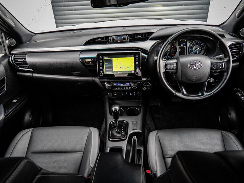 2024 Toyota Hilux - image 9