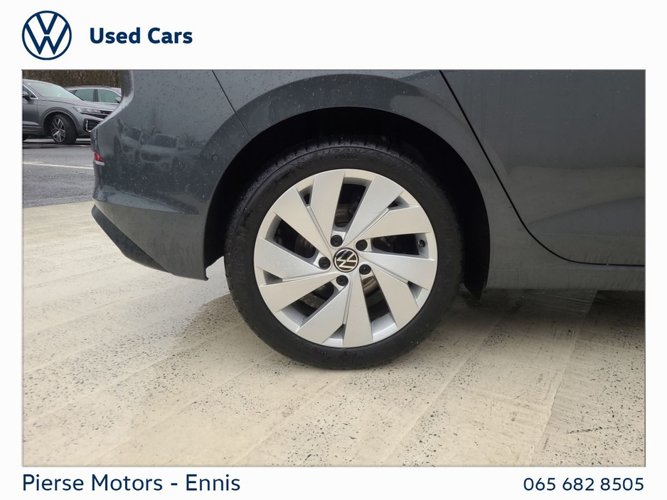 2025 Volkswagen Golf - image 6