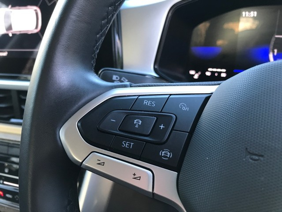 2023 Volkswagen T-Roc LIFE 1.0 TSI MANUAL - GRANDONS €25,995