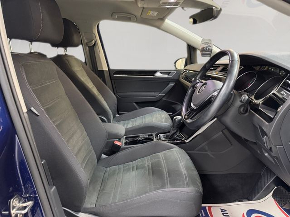 2021 Volkswagen Touran - image 11